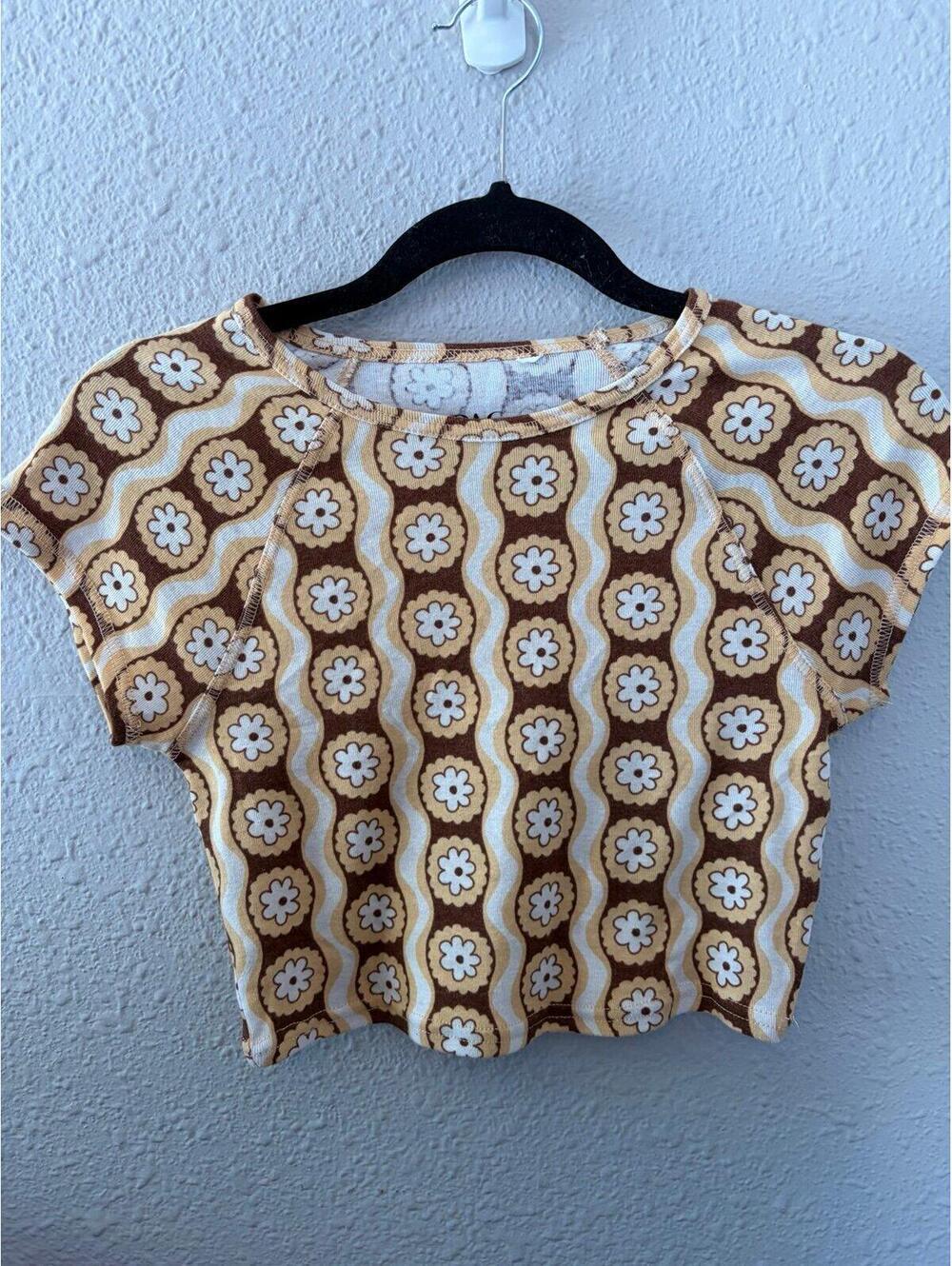 Pacsun brown floral cropped tee size S